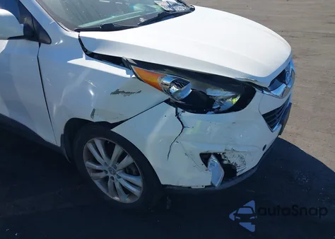 2013 Hyundai Tucson Limited z USA, uszkodzony, nr VIN KM8JU3AC3DU634187